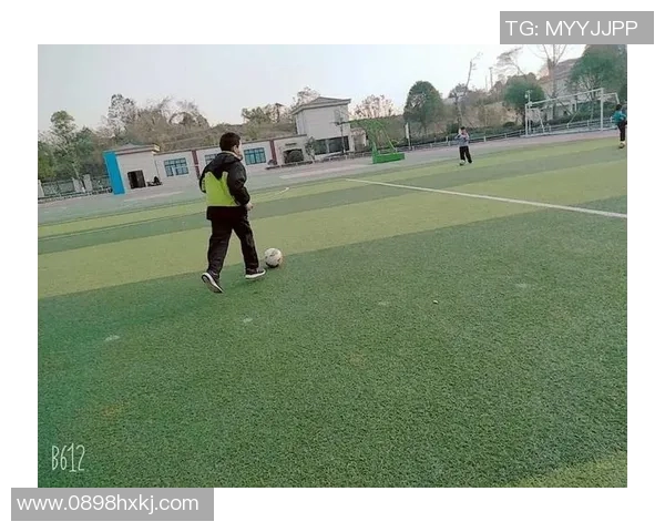 足球社团精彩活动回顾与成员成长记录分享